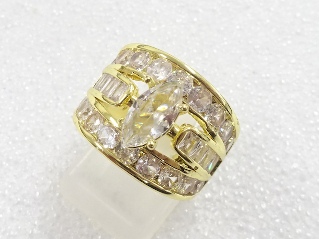 JAPANESE KIMONO / ANTIQUE CRYSTAL RING (SIZE 11)